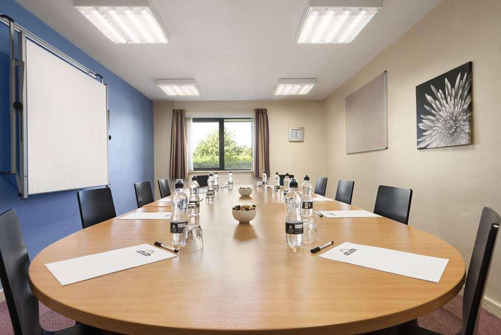 מלון Super 8 By Wyndham דורהם מתקנים תמונה